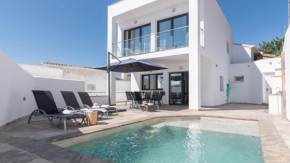 Villa La Fuente Periana by Ruralidays, Periana